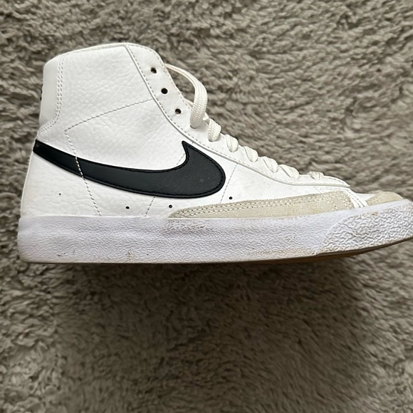 Nike Blazer Mid '77 Big Kids’ Shoes - Picture 3 of 8